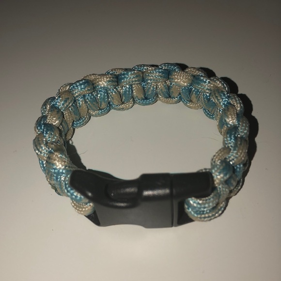 Paracord Bracelet - Picture 2 of 3